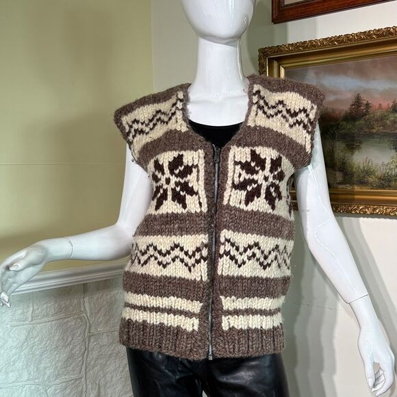 Authentic 100% Wool Cowichan Sweater Zippered Vest - Picture 3 of 12